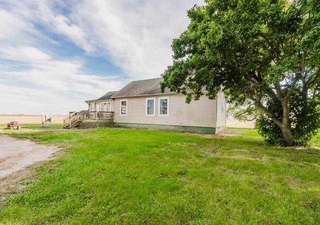 Photo 1 of Single family home for sale at 6528 Lilac Rd, Clinton, IL 61727 | MLS# 12777880 | Listing updated on 2026-10-07