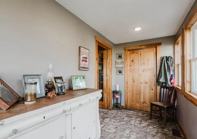 Photo 4 of Single family home for sale at 6528 Lilac Rd, Clinton, IL 61727 | MLS# 12777880 | Listing updated on 2026-10-07