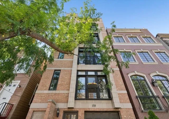 Condo for sale at 1510 N Wieland St #2, Chicago, IL 60610 | MLS# 12777883