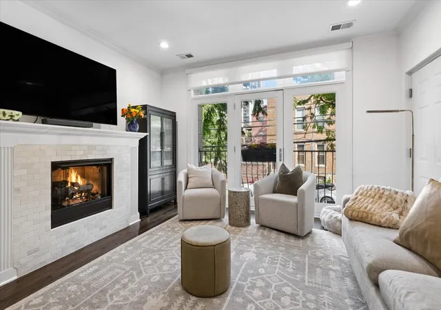 Photo 2 of Condo for sale at 1510 N Wieland St #2, Chicago, IL 60610 | MLS# 12777883 | Listing updated on 2026-10-07