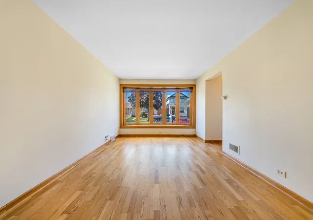 Photo 1 of Single family home for sale at 5143 S Rutherford Ave, Chicago, IL 60638 | MLS# 12777884 | Listing updated on 2026-10-07
