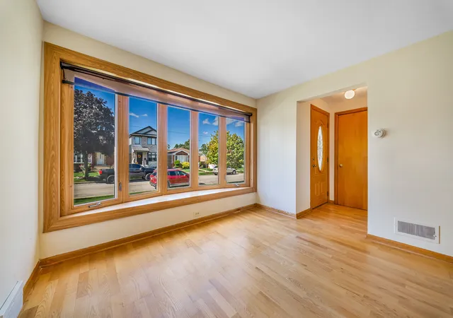 Photo 2 of Single family home for sale at 5143 S Rutherford Ave, Chicago, IL 60638 | MLS# 12777884 | Listing updated on 2026-10-07