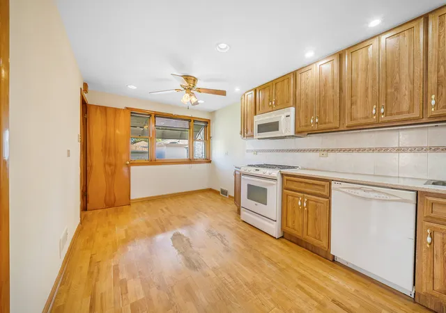 Photo 3 of Single family home for sale at 5143 S Rutherford Ave, Chicago, IL 60638 | MLS# 12777884 | Listing updated on 2026-10-07