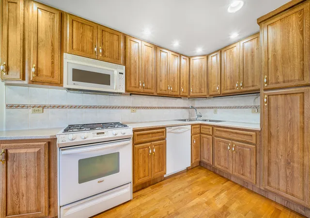 Photo 4 of Single family home for sale at 5143 S Rutherford Ave, Chicago, IL 60638 | MLS# 12777884 | Listing updated on 2026-10-07