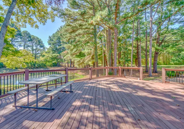 Photo 3 of Single family home for sale at 16578 N Oak Hl Ln, Mt Vernon, IL 62864 | MLS# 12777886 | Listing updated on 2026-10-06