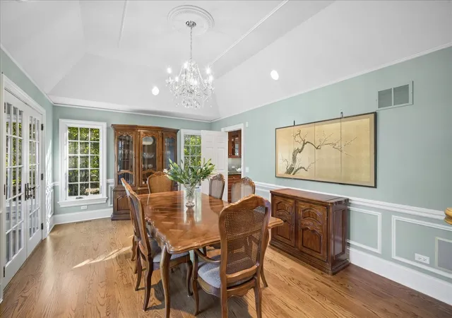Photo 4 of Single family home for sale at 718 Woodmere Ln, Glenview, IL 60025 | MLS# 12777893 | Listing updated on 2026-10-22