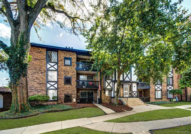 Photo 1 of Condo for sale at 13628 Royal Ct #810, Crestwood, IL 60418 | MLS# 12777895 | Listing updated on 2026-10-07