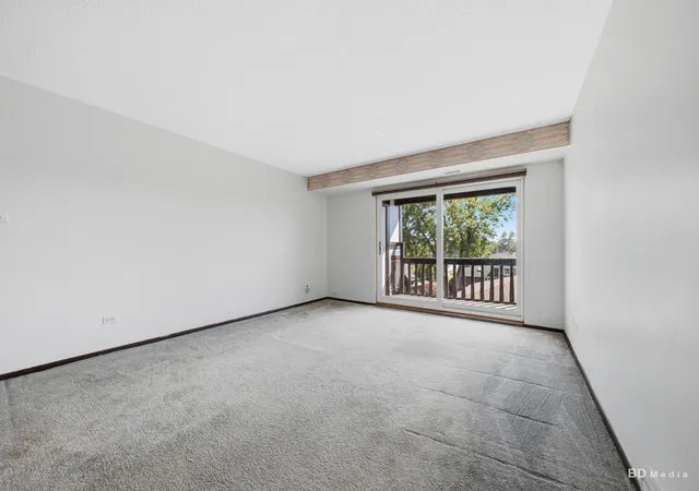 Listing Photo 4 - Condo for sale in building located at 13628 Royal Ct, Crestwood, IL 60418 - Unit #810