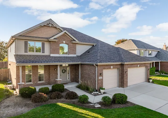 Photo 4 of Single family home for sale at 9040 Witham Ln, Woodridge, IL 60517 | MLS# 12777911 | Listing updated on 2026-10-09