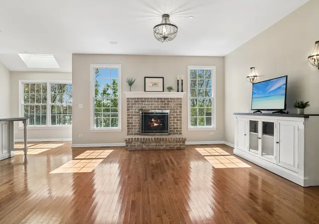 Photo 4 of Townhouse for sale at 27 Harborside Way, Hawthorn Woods, IL 60047 | MLS# 12777912 | Listing updated on 2026-10-07