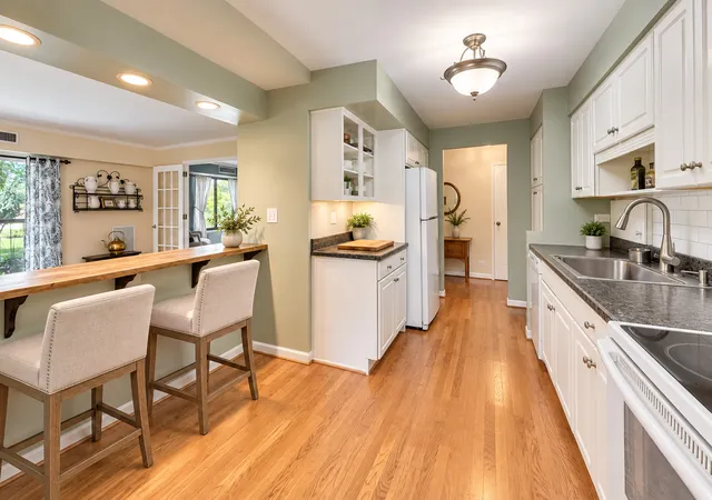 Photo 4 of Condo for sale at 1415 E Central Rd #222C, Arlington Heights, IL 60005 | MLS# 12777914 | Listing updated on 2026-10-10