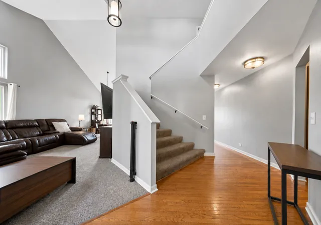 Photo 3 of Single family home for sale at 731 Nashua Ct, Crystal Lake, IL 60012 | MLS# 12777915 | Listing updated on 2026-10-12