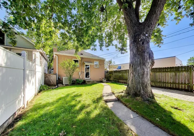 Photo 15 of Single family home for sale at 3848 Raymond Ave, Brookfield, IL 60513 | MLS# 12777917 | Listing updated on 2026-10-09