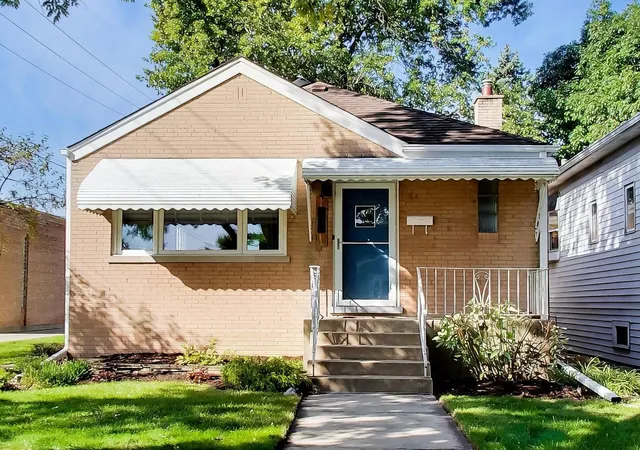 Photo 2 of Single family home for sale at 3848 Raymond Ave, Brookfield, IL 60513 | MLS# 12777917 | Listing updated on 2026-10-09