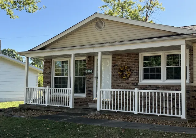 Single family home for sale at 2909 Apple Ave, Mount Vernon, IL 62864 | MLS# 12777922