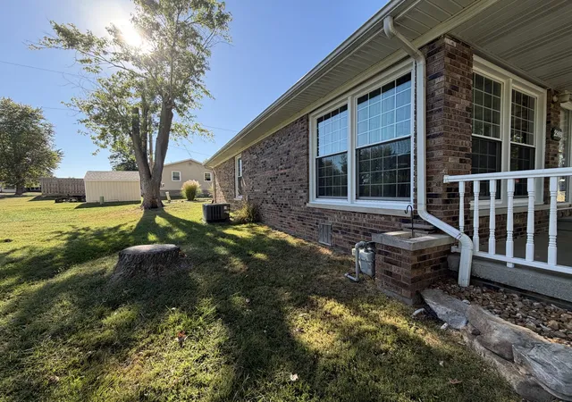 Photo 2 of Single family home for sale at 2909 Apple Ave, Mount Vernon, IL 62864 | MLS# 12777922 | Listing updated on 2026-10-07