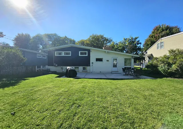 Photo 3 of Single family home for sale at 567 S Lewis Ave, Lombard, IL 60148 | MLS# 12777932 | Listing updated on 2026-10-08