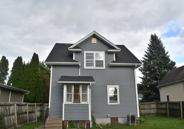 Photo 3 of Single family home for sale at 1841 2nd Street, Moline, IL 61265 | MLS# 12777948 | Listing updated on 2026-10-07