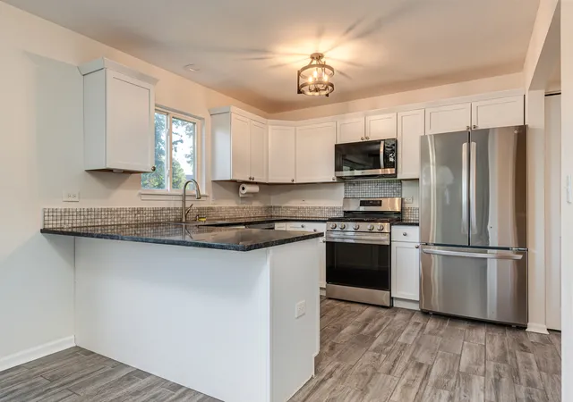 Photo 3 of Townhouse for sale at 6865 Hampton Cir, Gurnee, IL 60031 | MLS# 12777949 | Listing updated on 2026-10-08