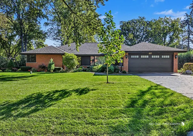 Photo 1 of Single family home for sale at 907 Sherwood Dr, Prospect Heights, IL 60070 | MLS# 12777951 | Listing updated on 2026-10-06