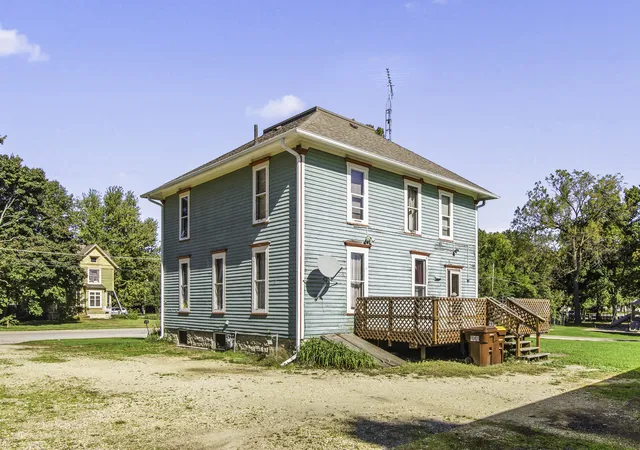 Photo 3 of Single family home for sale at 611 Chicago Rd, Paw Paw, IL 61353 | MLS# 12777975 | Listing updated on 2026-10-06