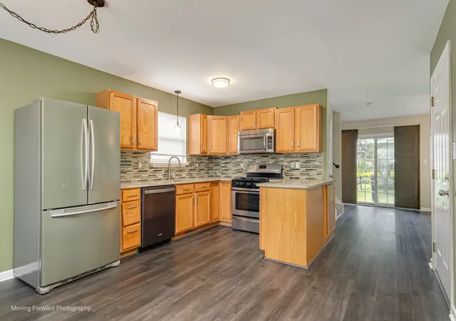 Photo 3 of House for sale at 1562 Moluf St, De Kalb, IL 60115 | MLS# 12777991 | Listing updated on 2026-10-06