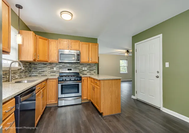 Photo 4 of House for sale at 1562 Moluf St, De Kalb, IL 60115 | MLS# 12777991 | Listing updated on 2026-10-06