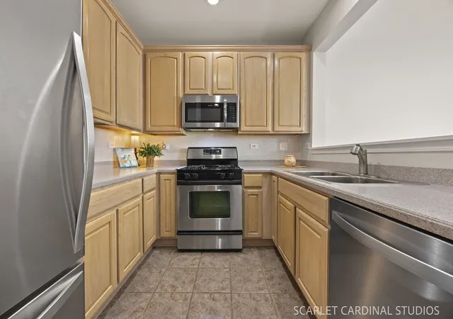 Photo 4 of Condo for sale at 2534 Capitol Ave, Aurora, IL 60503 | MLS# 12777999 | Listing updated on 2026-10-07