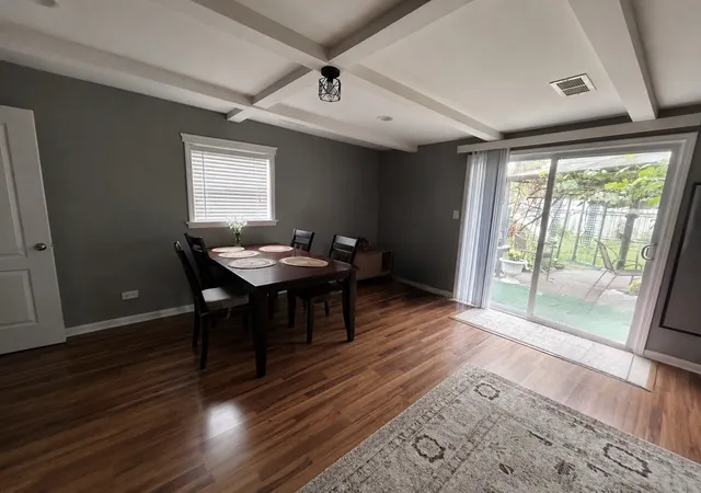 Photo 3 of Single family home for sale at 324 N Emerald Ave, Mundelein, IL 60060 | MLS# 12778003 | Listing updated on 2026-10-30