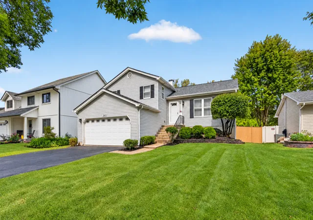 Photo 2 of Single family home for sale at 585 Beaconsfield Ave, Naperville, IL 60565 | MLS# 12778004 | Listing updated on 2026-10-06