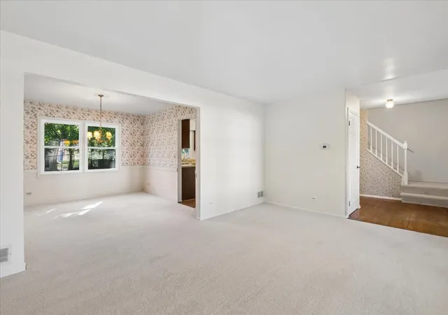 Photo 3 of Single family home for sale at 5 Malvern Ln, Vernon Hills, IL 60061 | MLS# 12778007 | Listing updated on 2026-10-06