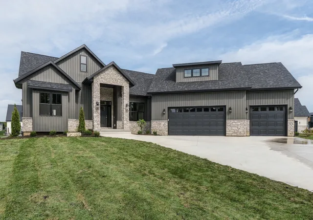 Single family home for sale at 237 Mason Dr, Riverdale, IA 52722 | MLS# 12778021
