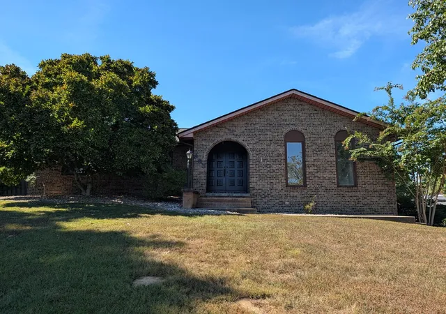 Photo 1 of Single family home for sale at 653 N Indian Hl Dr, Herrin, IL 62948 | MLS# 12778054 | Listing updated on 2026-10-07