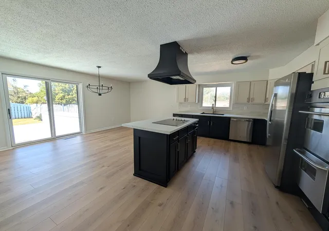 Photo 3 of Single family home for sale at 653 N Indian Hl Dr, Herrin, IL 62948 | MLS# 12778054 | Listing updated on 2026-10-07