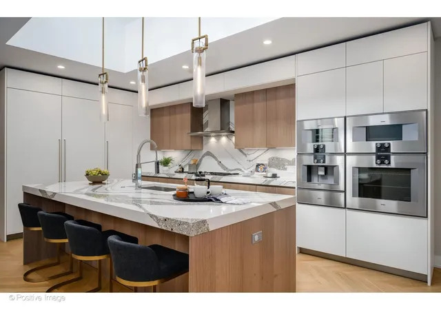 Photo 2 of Condo for sale at 220 S Green St #4S, Chicago, IL 60607 | MLS# 12778065 | Listing updated on 2026-10-07