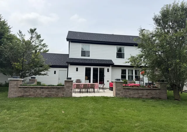 Photo 4 of Single family home for sale at 1127 Yorkshire Dr N, Sycamore, IL 60178 | MLS# 12778095 | Listing updated on 2026-10-12