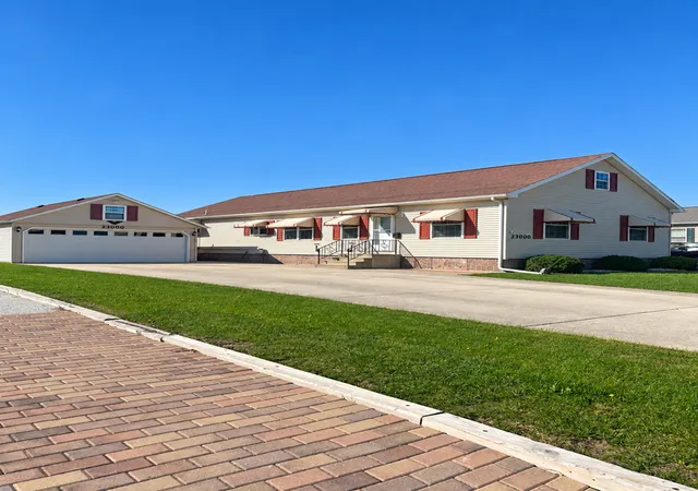 Photo 2 of Manufactured home for sale at 23000 S Pinehurst Dr, Frankfort, IL 60423 | MLS# 12778097 | Listing updated on 2026-10-07