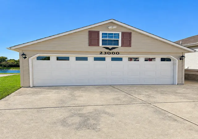 Photo 4 of Manufactured home for sale at 23000 S Pinehurst Dr, Frankfort, IL 60423 | MLS# 12778097 | Listing updated on 2026-10-07