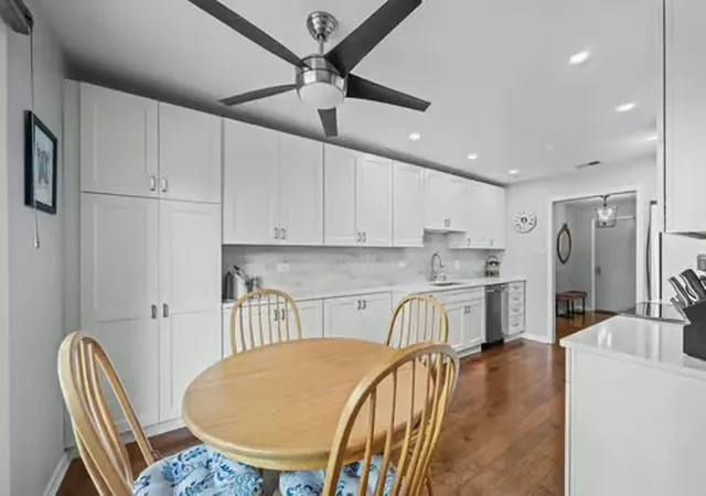 Photo 3 of Condo for sale at 1125 Lake Cook Rd #505E, Northbrook, IL 60062 | MLS# 12778103 | Listing updated on 2026-10-07