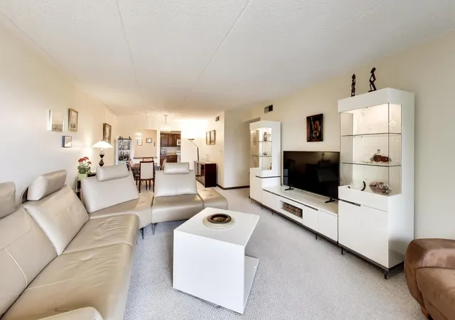 Photo 3 of Condo for sale at 9346 Landings Ln #406, Des Plaines, IL 60016 | MLS# 12778105 | Listing updated on 2026-10-07