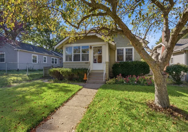 Single family home for sale at 2910 Arlington Ave, Davenport, IA 52803 | MLS# 12778112