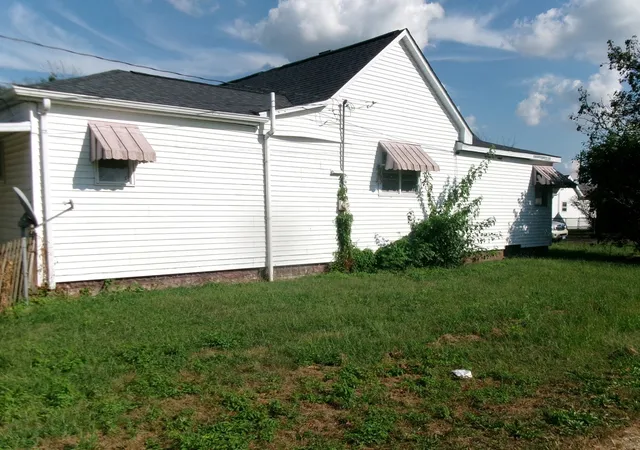 Photo 3 of Single family home for sale at 127 Victor St, Westville, IL 61883 | MLS# 12778134 | Listing updated on 2026-10-07