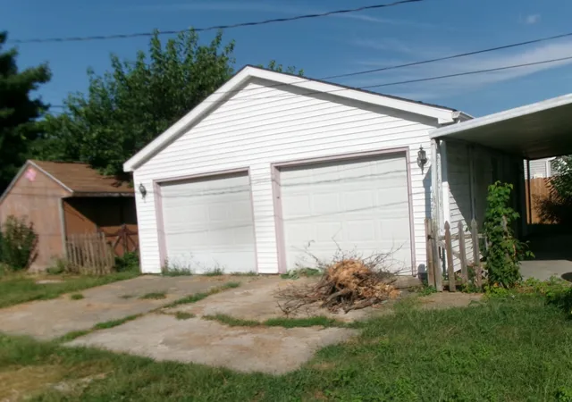 Photo 3 of Single family home for sale at 127 Victor St, Westville, IL 61883 | MLS# 12778134 | Listing updated on 2026-10-07