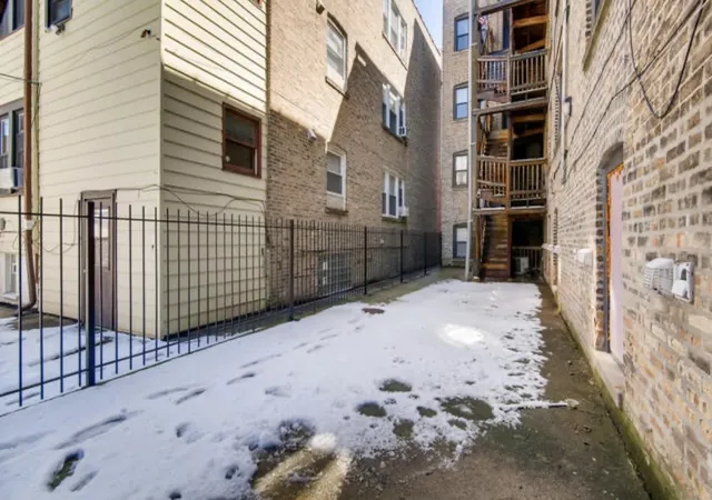 Listing Photo 3 - Condo for sale in building located at 4444 W Gunnison St, Chicago, IL 60630 - Unit #2