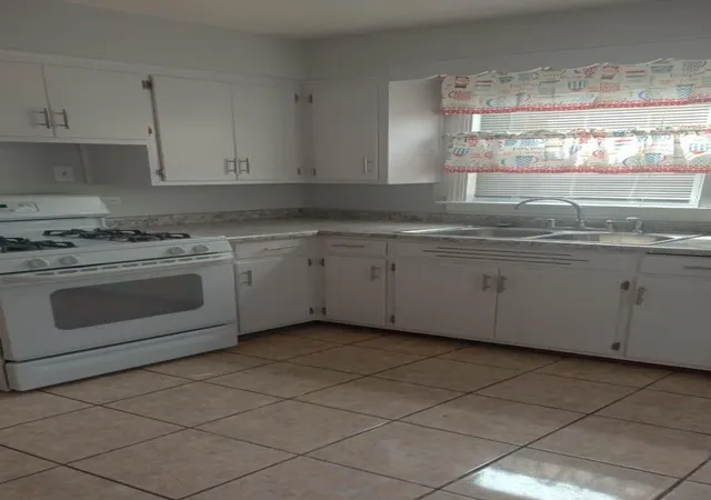 Photo 4 of Single family home for sale at 14520 S Edbrooke Ave, Riverdale, IL 60827 | MLS# 12778140 | Listing updated on 2026-10-07