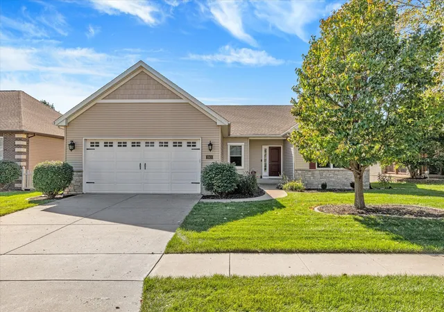 Photo 1 of Single family home for sale at 1913 E 58th Street, Davenport, IA 52807 | MLS# 12778152 | Listing updated on 2026-10-12