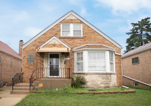 Photo 1 of Single family home for sale at 4850 W Waveland Ave, Chicago, IL 60641 | MLS# 12778153 | Listing updated on 2026-10-22