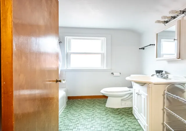 Photo 3 of Single family home for sale at 4850 W Waveland Ave, Chicago, IL 60641 | MLS# 12778153 | Listing updated on 2026-10-22