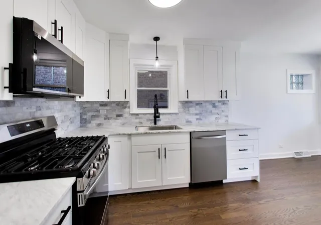 Photo 4 of Single family home for sale at 6139 W Montrose Ave, Chicago, IL 60634 | MLS# 12778158 | Listing updated on 2026-10-09
