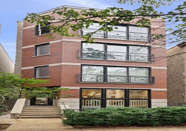 Photo 1 of Townhouse for sale at 3534 N Fremont St #3, Chicago, IL 60657 | MLS# 12778167 | Listing updated on 2026-10-07